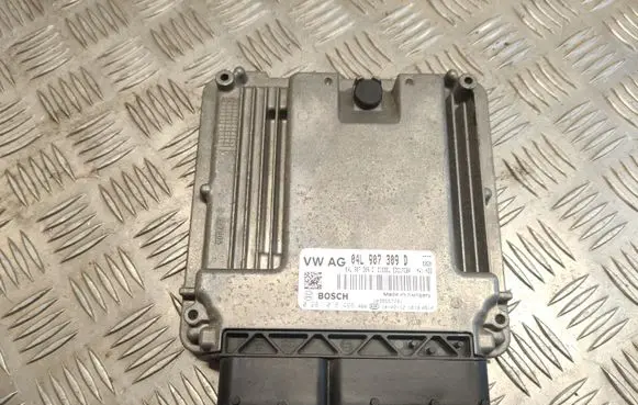 Skoda Octavia Mk3 (5E) Engine control unit/module 04L907309D 0281018498