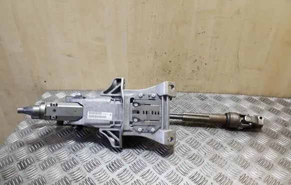Volvo V40 Steering wheel axle P31387340