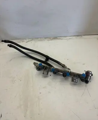 Audi A4 S4 B5 8D Fuel injector 06B133551C