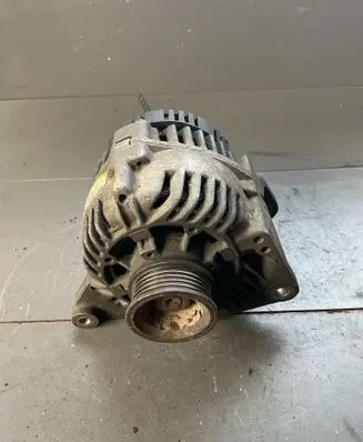 Audi A4 S4 B5 8D Generator/alternator