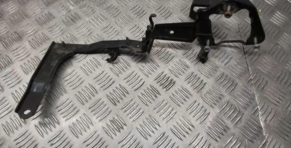 Lexus RX 330 - 350 - 400H Radiator support slam panel bracket 
