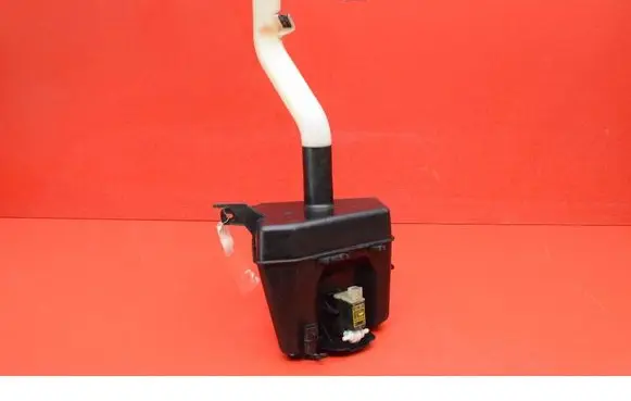 KIA Sportage Windshield washer fluid reservoir/tank