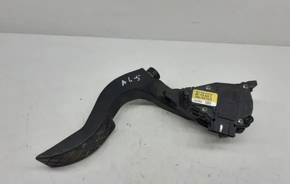 Audi A4 S4 B6 8E 8H Accelerator throttle pedal 8EI723523C