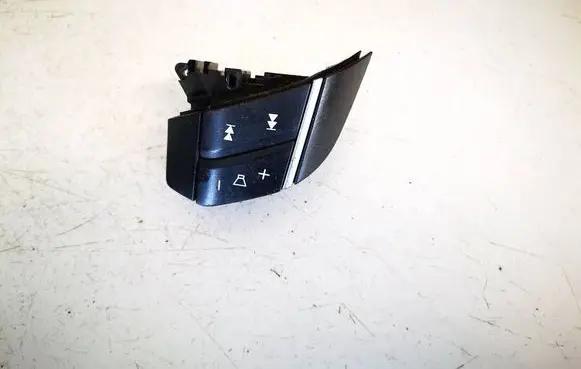 Volvo XC90 Steering wheel buttons/switches 30710707