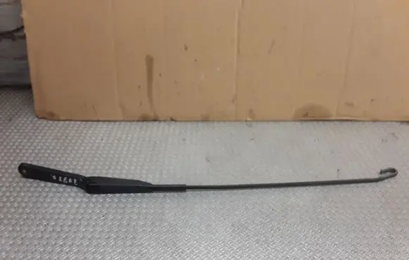 Renault Trafic II (X83) Front wiper blade arm 8200696499