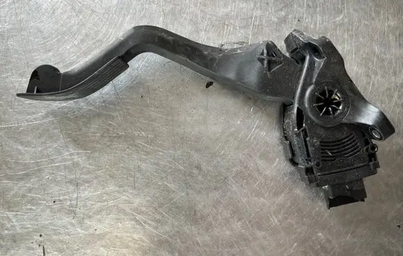 Peugeot 308 Accelerator throttle pedal 9671433680