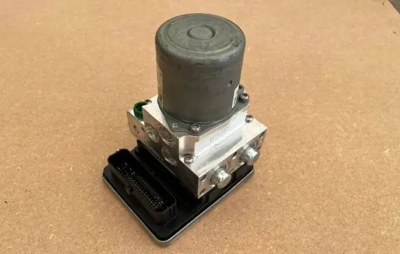 Mercedes-Benz C W205 ABS Pump A2059005347