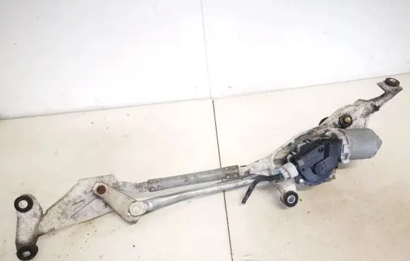 Mitsubishi Outlander Front wiper linkage and motor