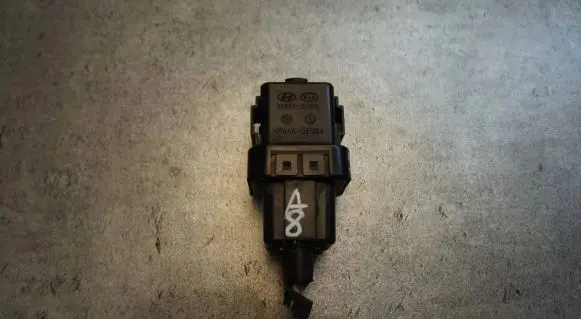 KIA Sorento Glow plug pre-heat relay 368302F000 36830-2F000 36833-2F005