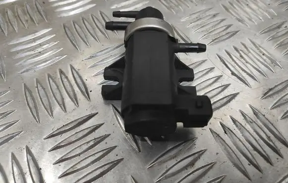 Audi A4 S4 B5 8D Turbo solenoid valve