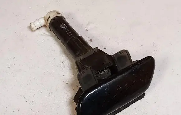 Honda CR-V Headlight washer spray nozzle 
