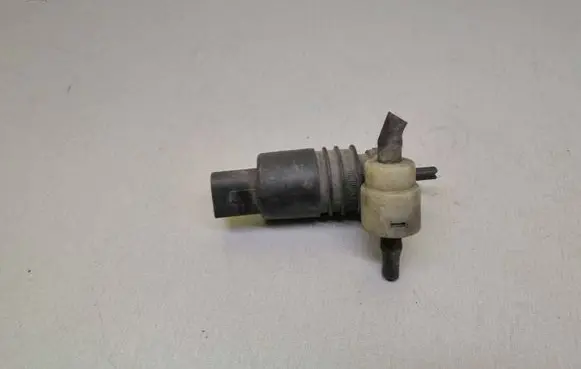 Volkswagen Golf V Windscreen/windshield washer pump PA6GBGF30