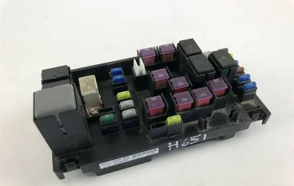Subaru Legacy Fuse box set 82241AG030 H671