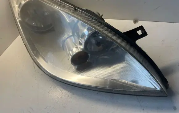 Mitsubishi Colt Headlight/headlamp MR957354 0301208202