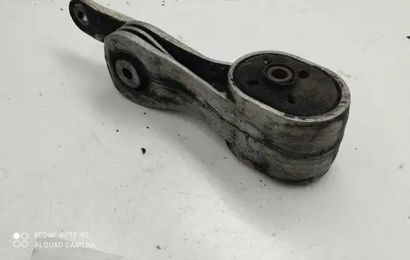 Seat Alhambra (Mk1) Engine mounting bracket