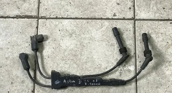 Opel Astra G Ignition plug leads 90568182