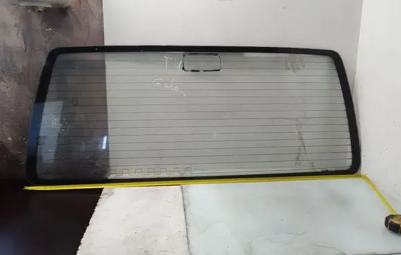 Volkswagen Transporter - Caravelle T4 Rear windscreen/windshield window 