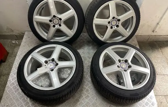 Mercedes-Benz B W245 R17 alloy rim