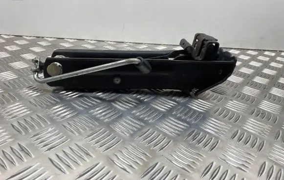 Volkswagen PASSAT B6 Lift Jack 3C0011031B