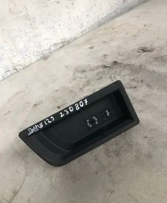 BMW 1 F20 F21 USB socket connector 169593