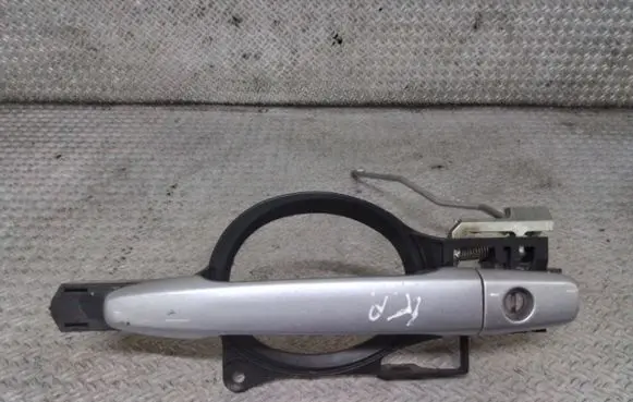 Mitsubishi Lancer VIII Front door exterior handle