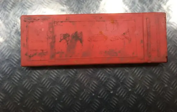 Nissan Micra Emergency warning sign 27R030019