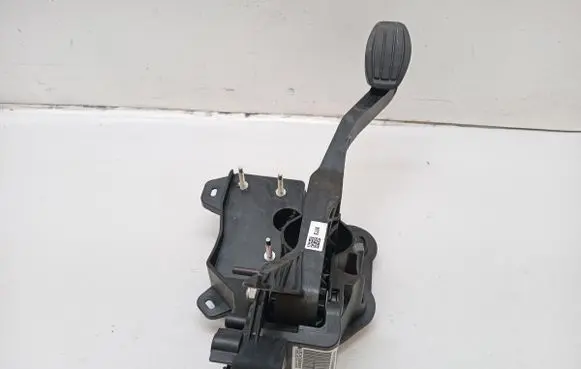 Opel Corsa F Brake pedal 9824311680