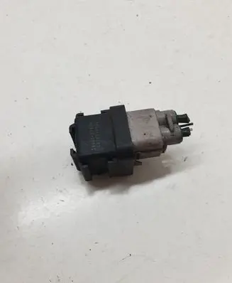 Toyota RAV 4 (XA20) Glow plug pre-heat relay 2861067010 1567000671