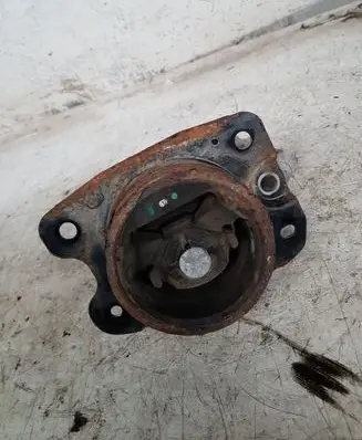 Opel Antara Engine mount bracket