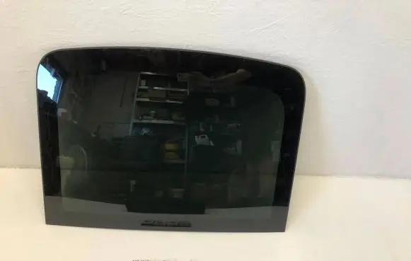 Volvo XC90 Sunroof glass 32285389