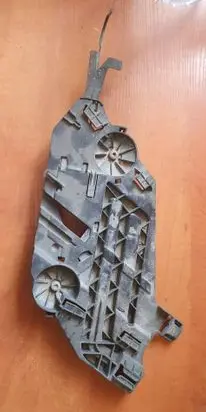 Skoda Octavia Mk2 (1Z) Headlight/headlamp mounting bracket 17035201