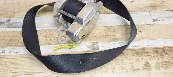 Toyota Corolla Verso AR10 Front seatbelt 0433085