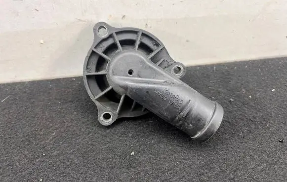 Audi A4 S4 B7 8E 8H Thermostat/thermostat housing 059121111L
