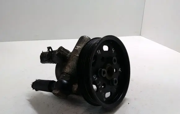 Volkswagen Golf IV Power steering pump 1J0422154C 26066369
