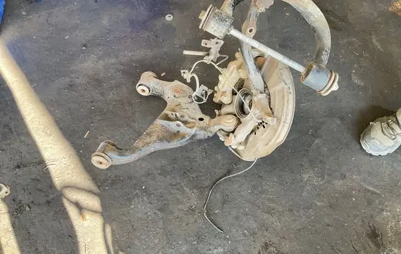 Toyota Hilux (AN120, AN130) Front wheel hub spindle knuckle