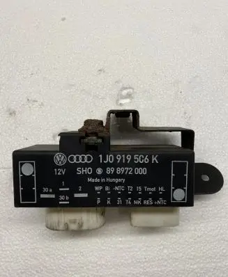 Volkswagen Golf IV Coolant fan relay 1J0919506K