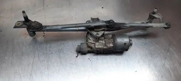 Front wiper linkage