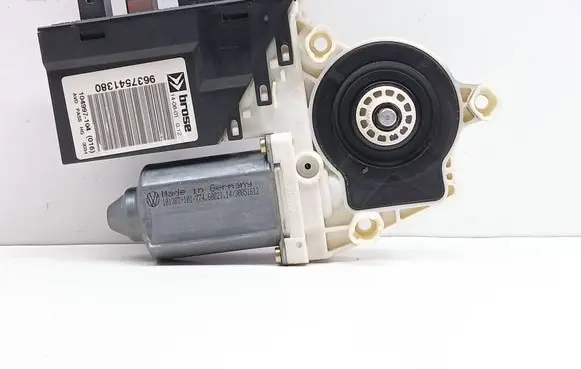Citroen C5 Front door window regulator motor 9637541380