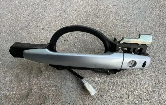 Mitsubishi Lancer Evolution Front door exterior handle