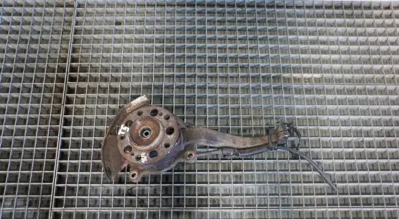 SsangYong Rodius Front wheel hub spindle knuckle
