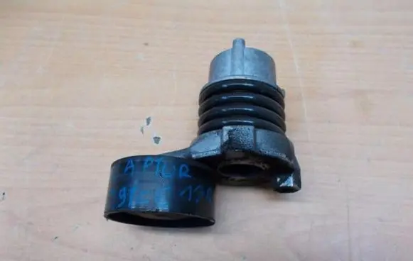 Renault Captur Timing belt tensioner 