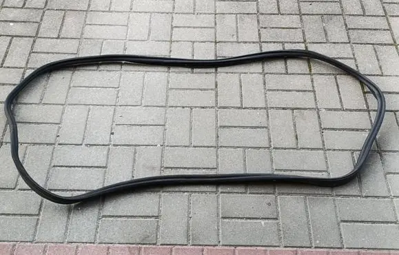 Trunk rubber seal (body)