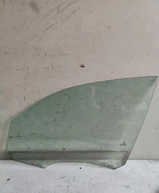 BMW 1 E81 E87 Front door window glass four-door E000199