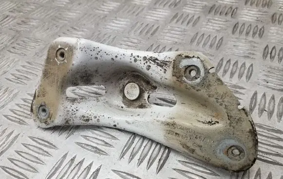 Skoda Octavia Mk2 (1Z) Fender mounting bracket 1Z0810679A