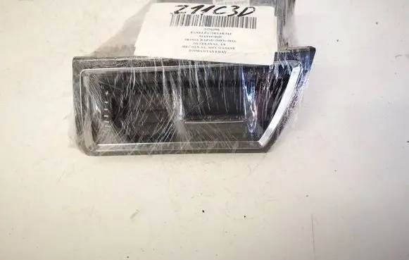 Skoda Rapid (NH) Dash center air vent grill 5JA819701B