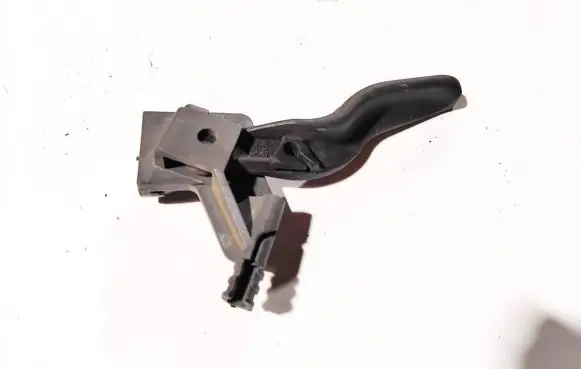 Opel Astra H Engine bonnet (hood) release handle 218186591