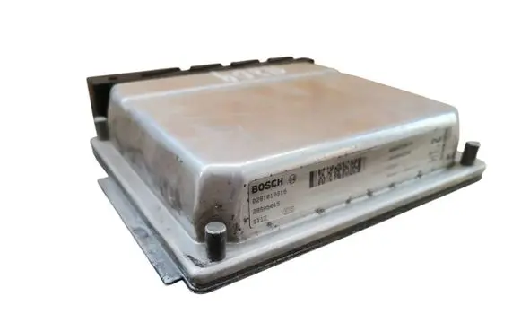 Volvo V70 Engine control unit/module 08667710A 0281010319