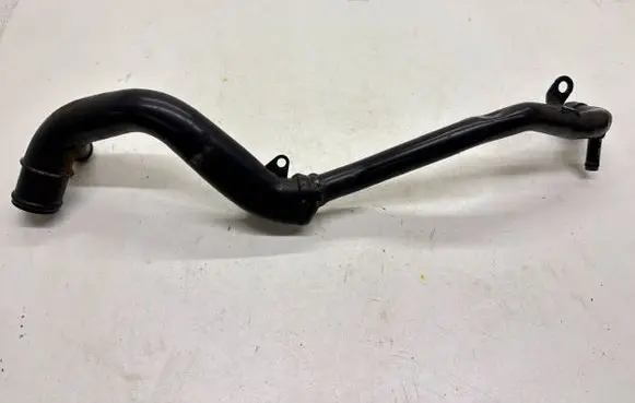 Audi A6 S6 C5 4B Engine coolant pipe/hose 059121071B