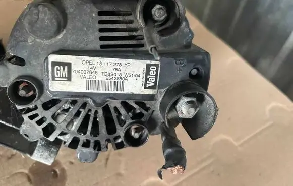 Opel Combo C Generator/alternator 13117278YP