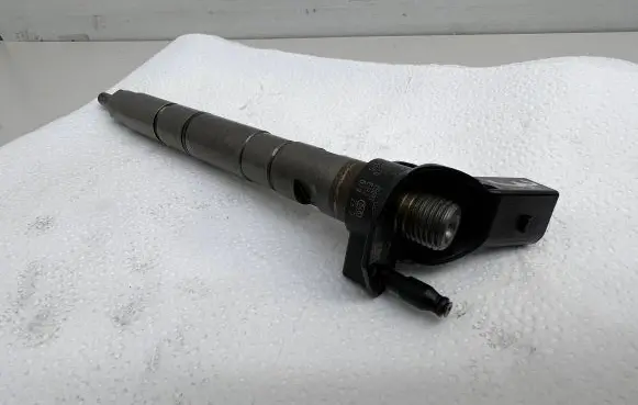 Audi A6 S6 C6 4F Fuel injector 059130277BD 0445115079 08040405097
